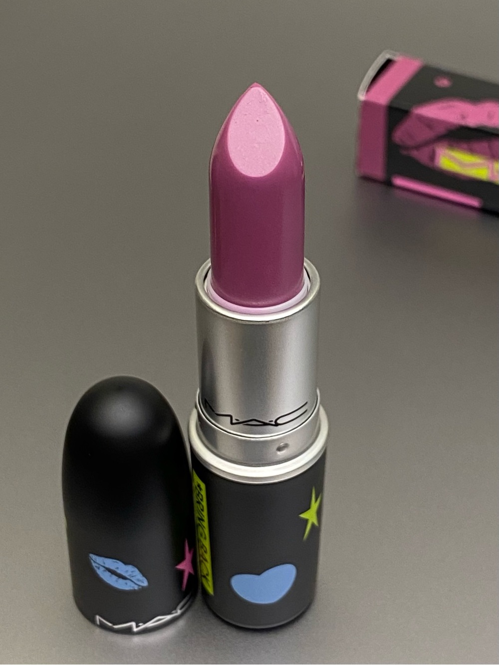 MAC Bringbacks “Up the Amp” Lipstick